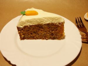 Rüblikuchen mit Frischkäse-Frosting